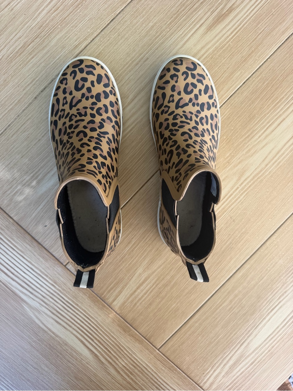 Joules Rainwell Leopard Print Boots - Picture 6 of 7